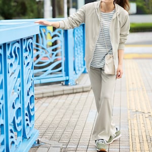 別売りの同素材パンツでセットアップにも！