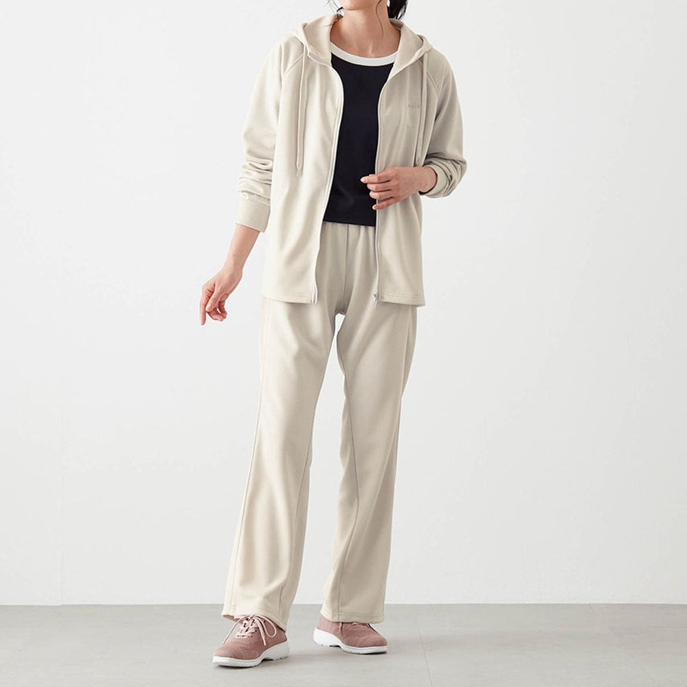 モデル身長164cm／M