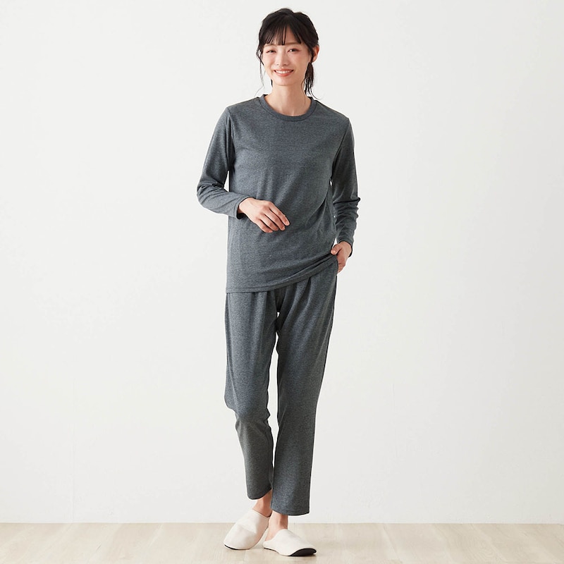 モデル身長164cm・Mサイズ着用