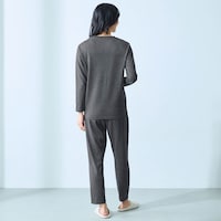モデル身長164cm／M