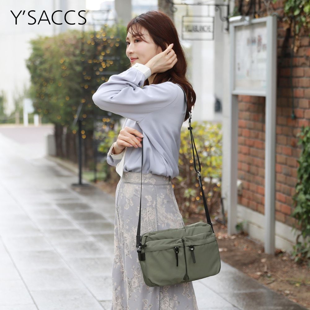 【イザック/Y'SACCS】本革使いダブルポケットショルダーバッグ