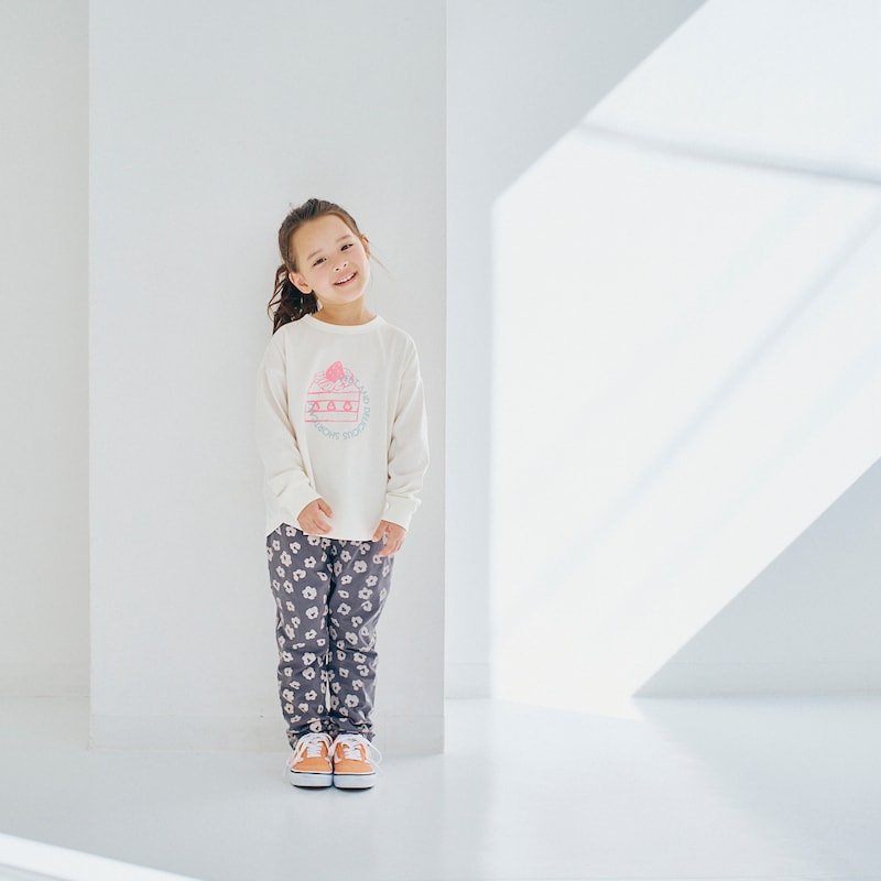 モデル身長105cm、110サイズ着用