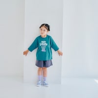 モデル身長107cm、110サイズ着用