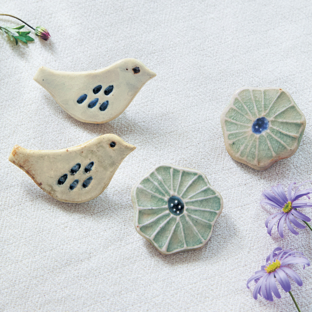 【ミニラボ/mini labo】瀬戸赤津焼のブローチ[日本製] 「ミニラボ」