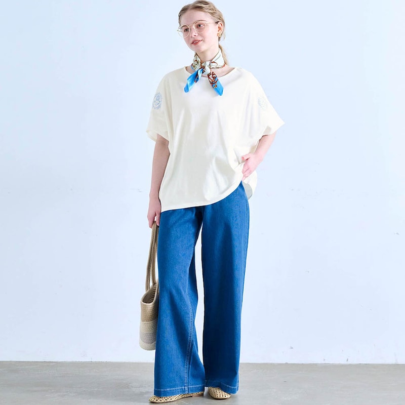 モデル身長167cm/Ｍ～L　ひまわり着用