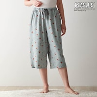 グレー