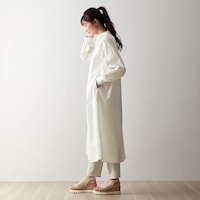 モデル身長164cm／M ※写真は撮影用のため、袖丈＋1.5㎝、着丈＋6.5㎝になります