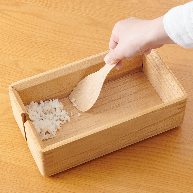 小型で使いやすいしゃもじ付き