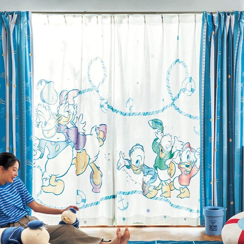 一枚絵のようなUVカット・遮熱・遮像レースカーテン 「ドナルド＆ファミリー」（ディズニー/Disney）
