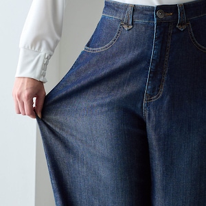 柔らかく、ストレッチ性にも優れた素材