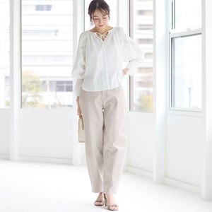 モデル身長169cm／64-91・股下68cm ※写真は撮影用のため股下+6cmになります。