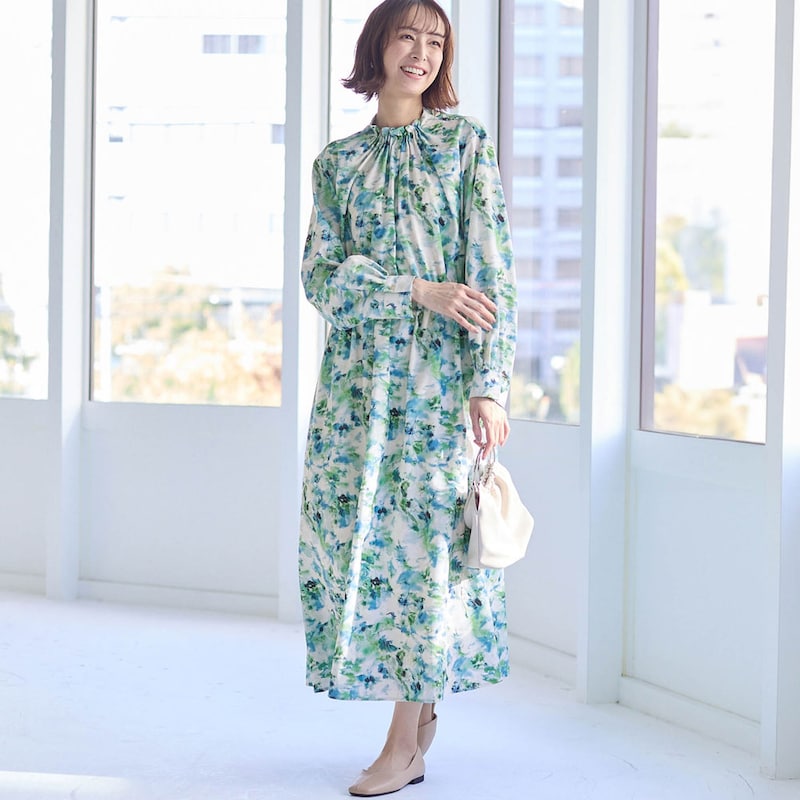 モデル身長169cm／M ※写真は撮影用のため着丈+9cmになります。