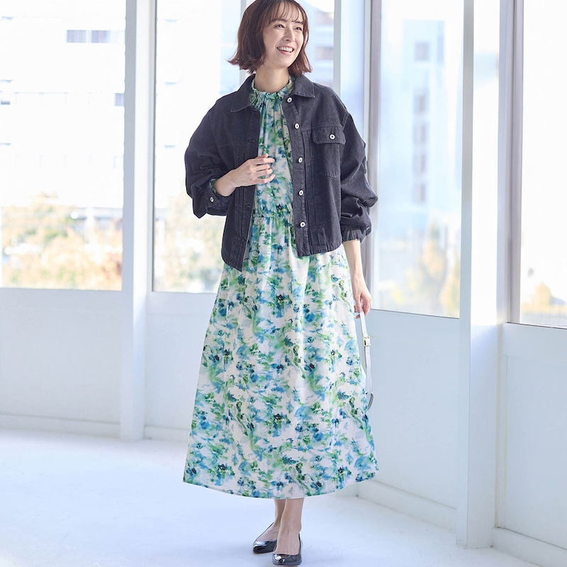 モデル身長169cm／M ※写真は撮影用のため着丈+9cmになります。