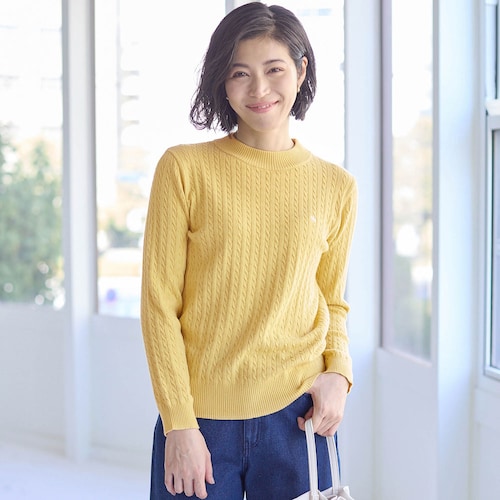 胸元刺繍ミニケーブルニット