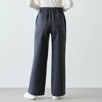 モデル身長168cm／M ※写真は撮影用のため股下+6cmになります。