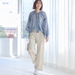 モデル身長169cm／M ※写真は撮影用のため股下+6cmになります。