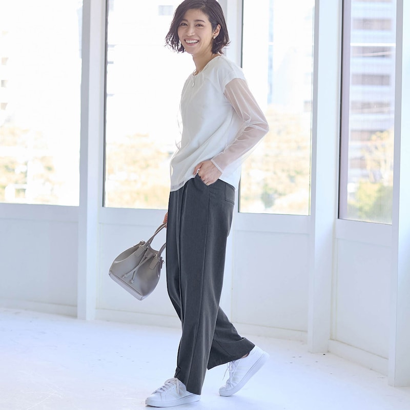 モデル身長168cm／M ※写真は撮影用のため股下+6cmになります。