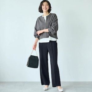 モデル身長168cm／M ※写真は撮影用のため股下+6cmになります。