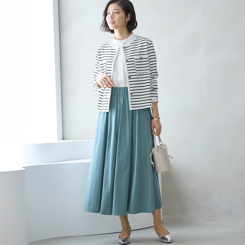 モデル身長168cm／M ※写真は撮影用のため総丈+6cmになります。