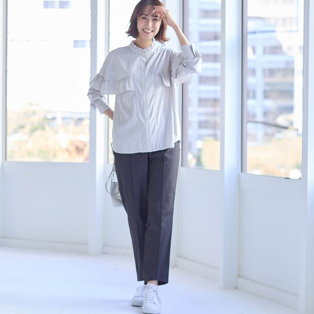 モデル身長169cm／M ※写真は撮影用のため股下+6cmになります。