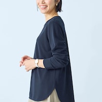 モデル身長168cm／M　ネイビー／クルー