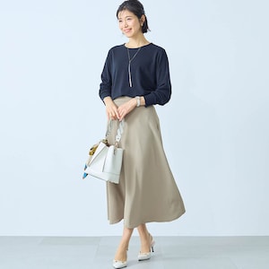 モデル身長168cm／M　ネイビー／クルー