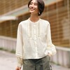 ―デザイン・スタイリング―・ややハリとシボのある透け感素材で、華やかなデザインの甘みを緩和・ふわっとした後ろ長めのシルエットはパンツと相性抜群・体型を気にせず今どきな着こなしが楽しめる・背中もギャザー