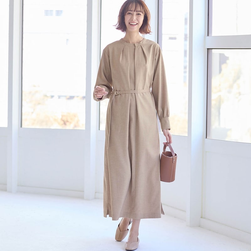 モデル身長169cm／M ※写真は撮影用のため着丈+9cmになります。ワンピースのみ着用