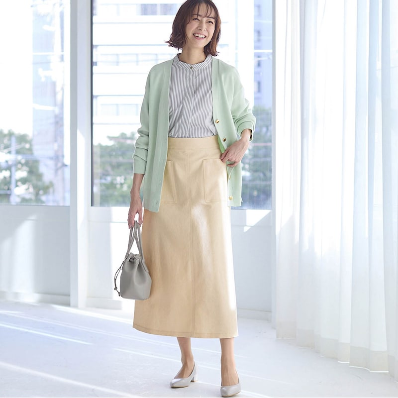 モデル身長169cm／M ※写真は撮影用のため総丈+6cmになります。