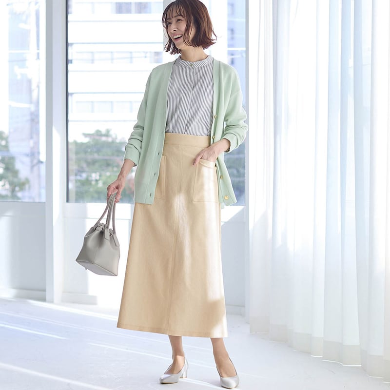 モデル身長169cm／M ※写真は撮影用のため総丈+6cmになります。