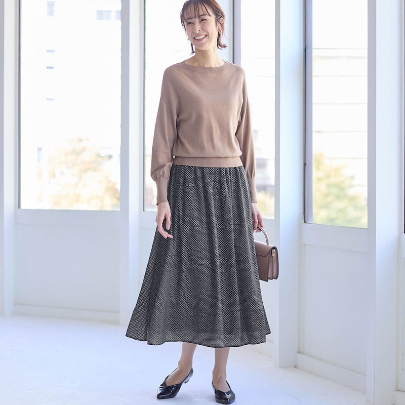 モデル身長169cm／M ※写真は撮影用のため総丈+6cmになります。