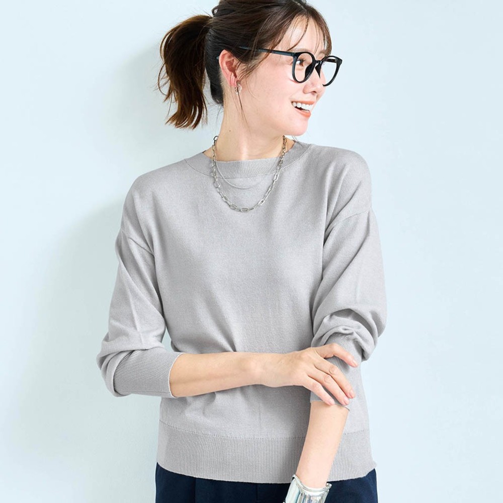 制服のように着られるオフィスニット