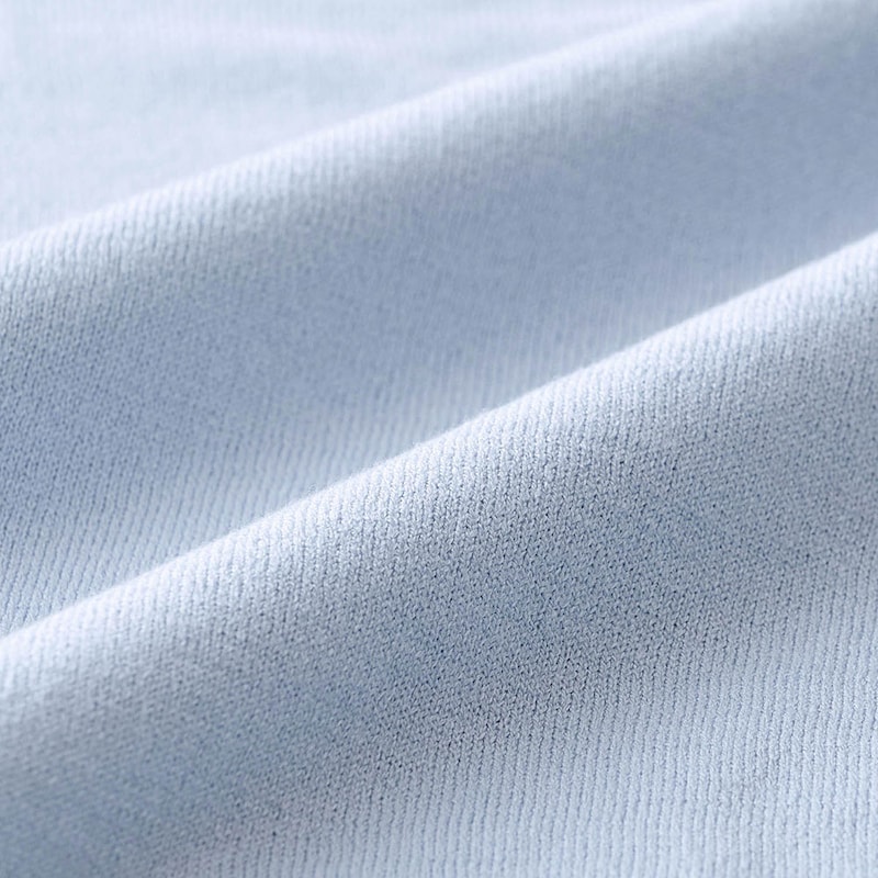 制服のように頻繁に着用しても毛玉になりにくい素材