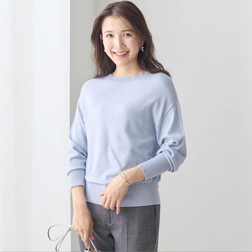 制服のように着られるオフィスニット