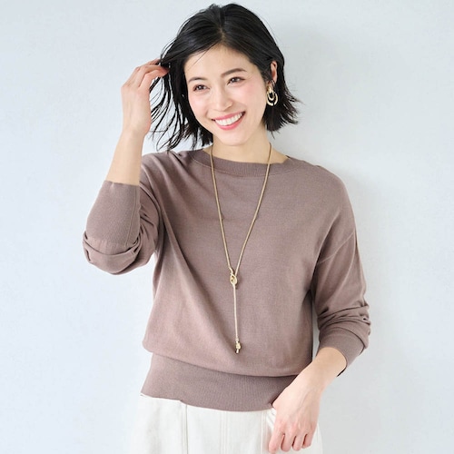 制服のように着られるオフィスニット