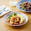 メイン料理の盛り付けにぴったり。料理を引き立てる繊細なタッチの模様