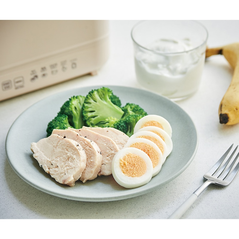 保存袋を使って、たんぱく質たっぷりのサラダチキンを自家製で