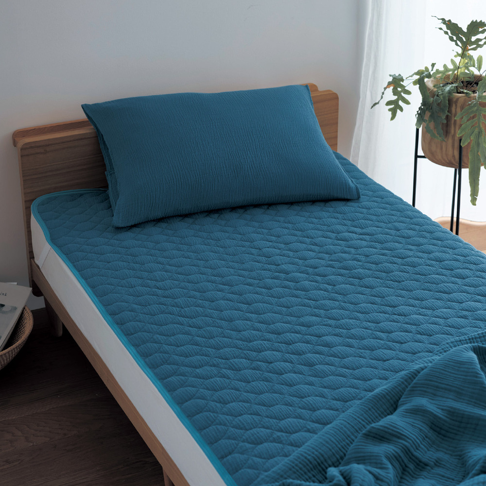 【BELLE MAISON DAYS】洗いをかけたやわらか綿素材のイブル風3重ガーゼ敷きパッド 【BELLE MAISON DAYS】洗いをかけたやわらか綿素材のイブル風3重ガーゼ敷きパッド