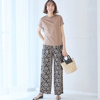モデル身長169cm／M　※写真は撮影用のため股下+4cmになります。（フラワー）