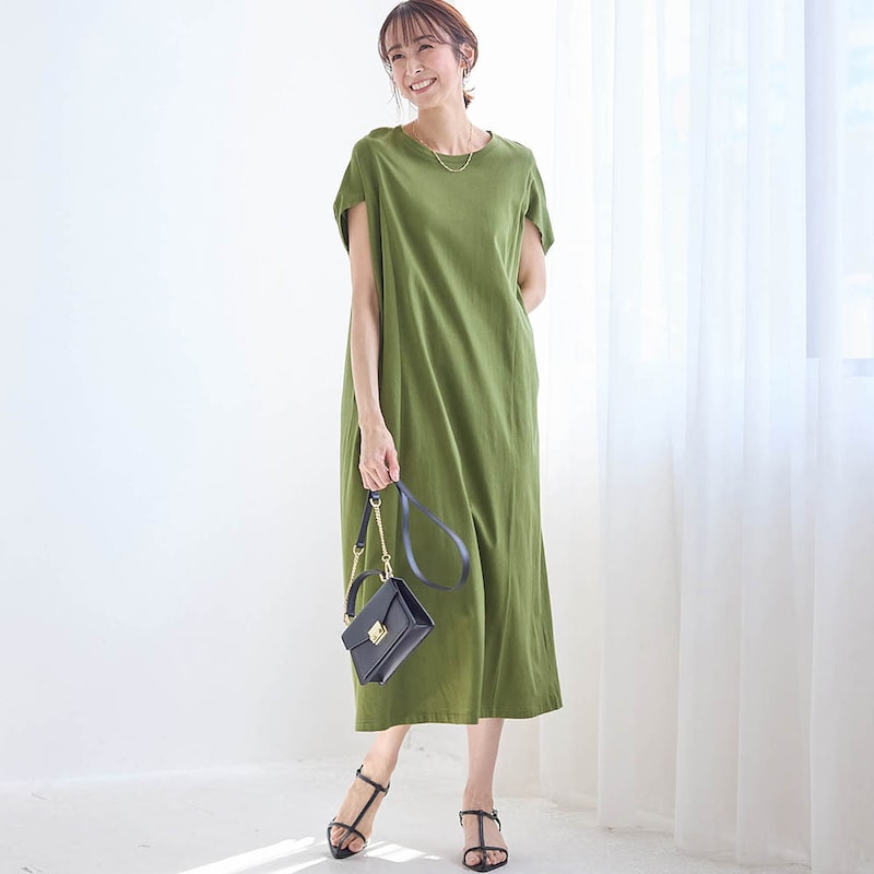 モデル身長169cm／M　※写真は撮影用のため着丈+6cmになります。（オリーブ）