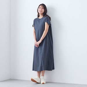 モデル身長168cm／M　※写真は撮影用のため着丈+6cmになります。（ブラック）