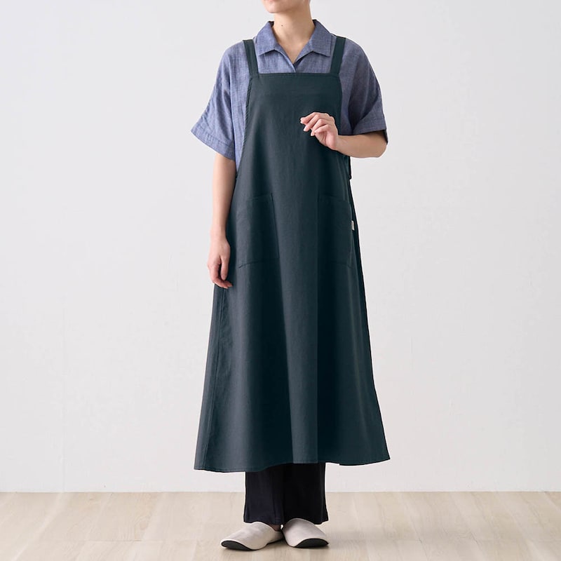モデル身長168cm／M-L ※写真は撮影用のため総丈+3cmになります。