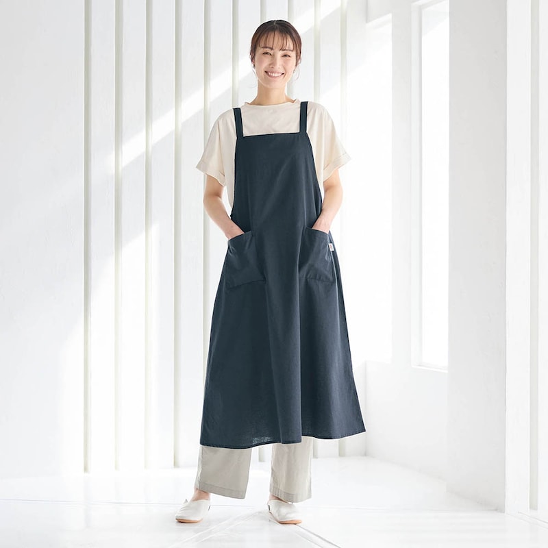モデル身長173cm／M-L ※写真は撮影用のため総丈+3cmになります。