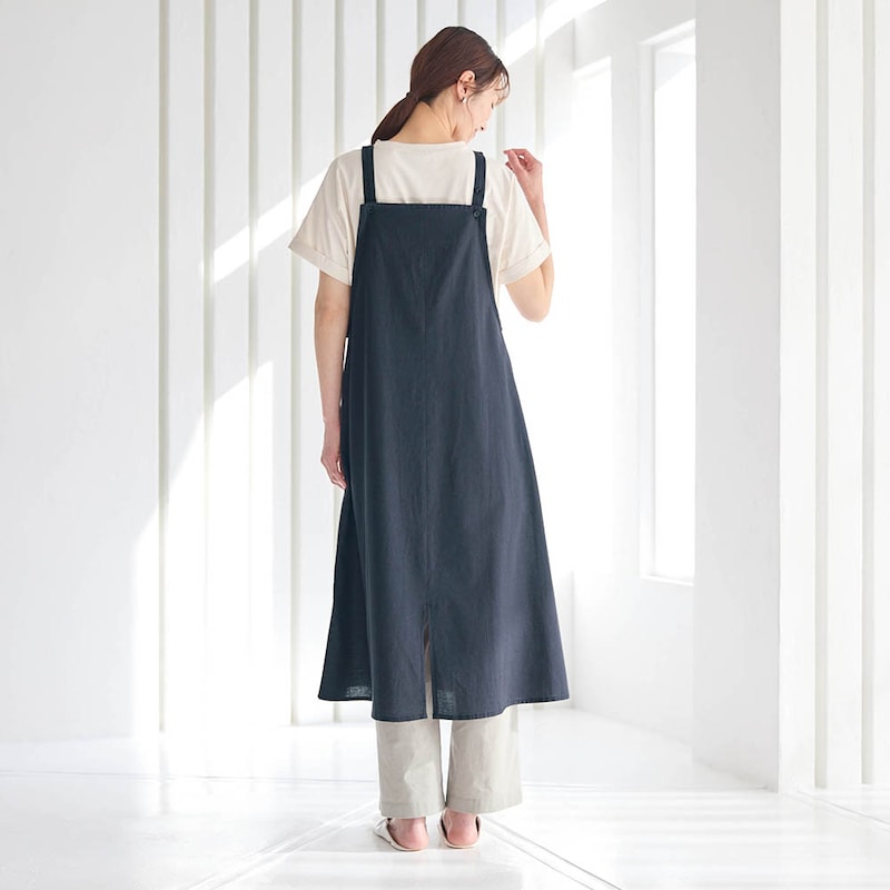 モデル身長173cm／M-L ※写真は撮影用のため総丈+3cmになります。