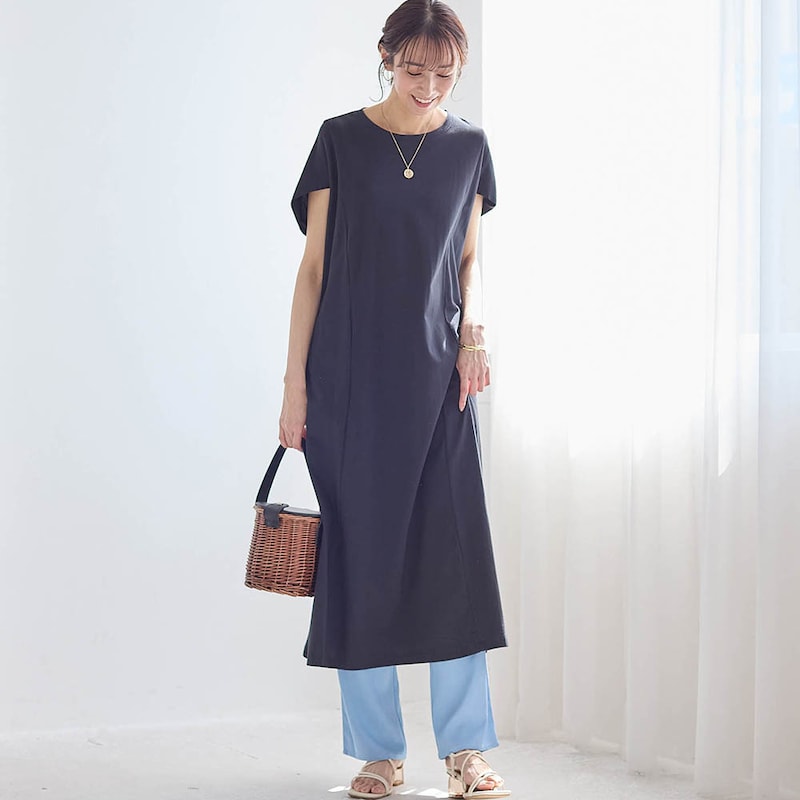 モデル身長169cm／M-L　※写真は撮影用のため股下+4cmになります。（ライトブルー）