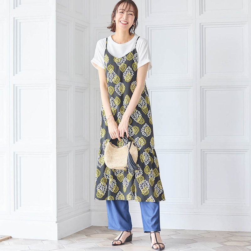 モデル身長169cm／M-L　※写真は撮影用のため股下+4cmになります。（ブルー）