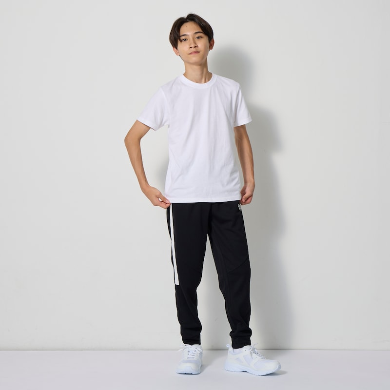 ブラック／モデル身長162cm・160サイズ着用