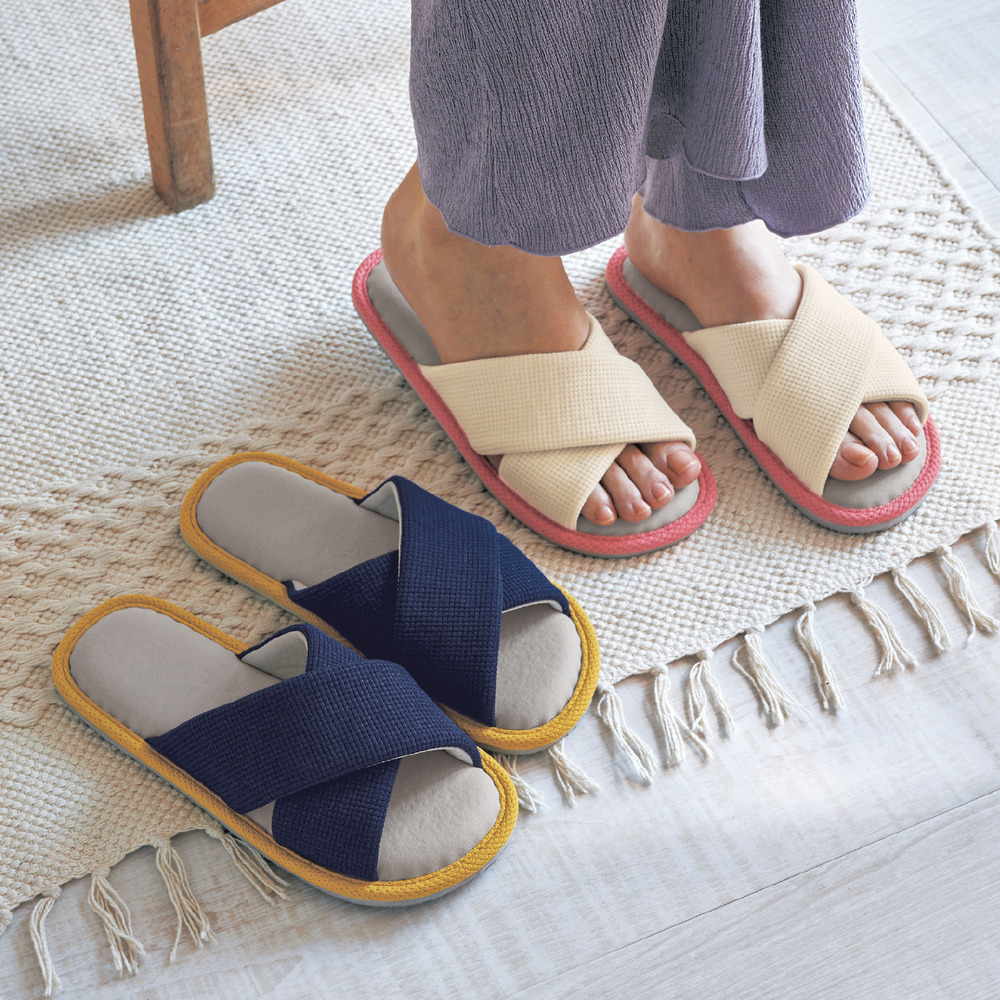 【ベルメゾン】接触冷感生地を使用した洗えるクロススリッパ