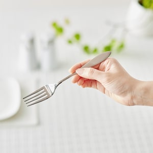 持ち手に丸みがあり、手になじみやすい