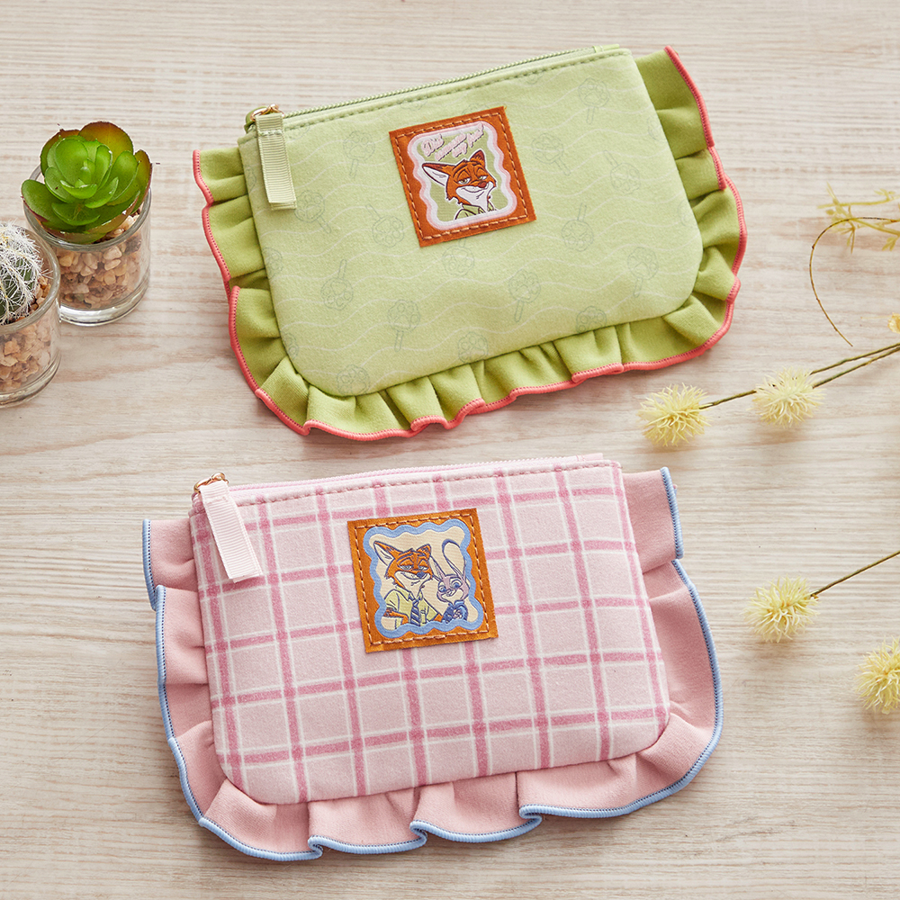 【ディズニー/Disney】フリルがついたフラットポーチ「ズートピア」